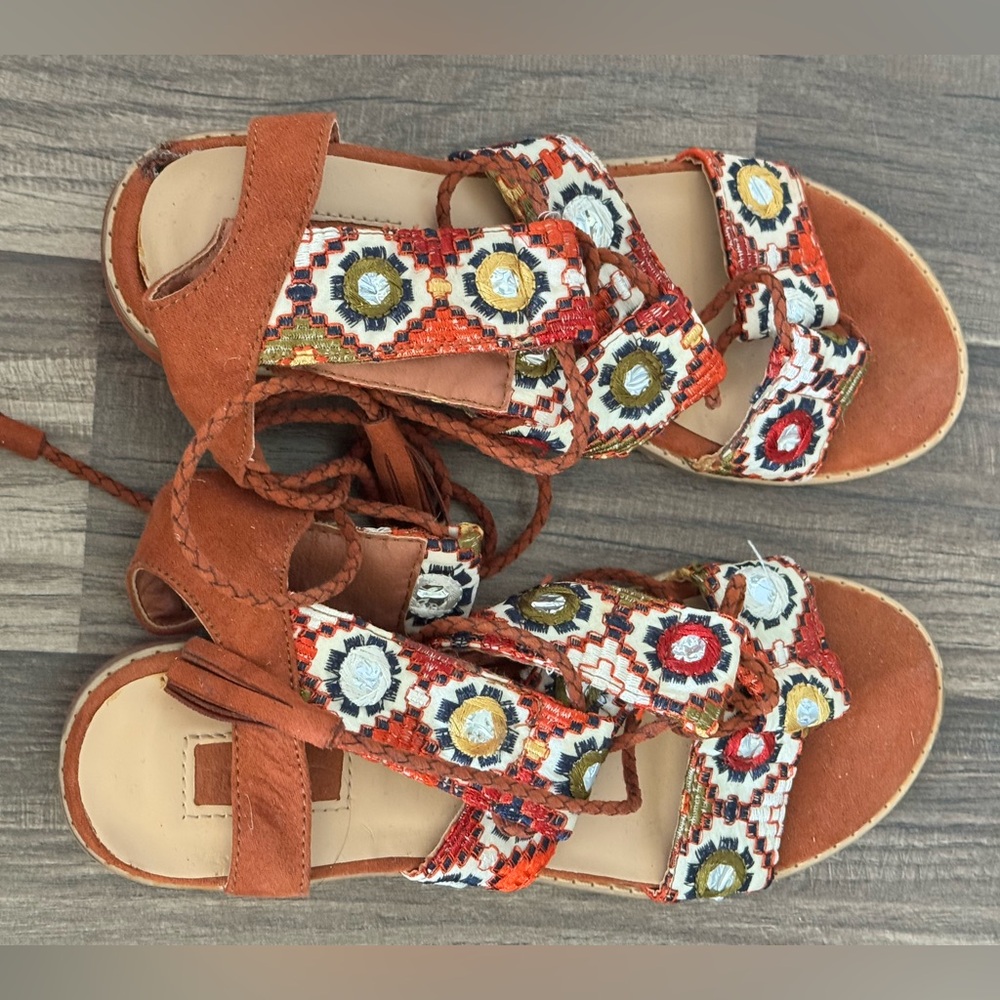 ⚠️Patterned Sandals⚠️